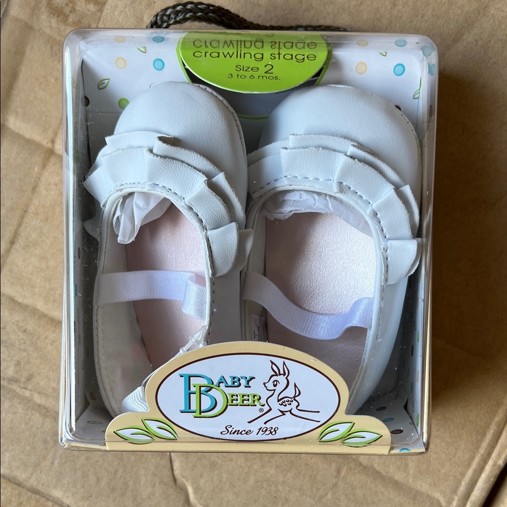 Baby Deer White Mary Jane Baby Shoes with Ruffle Detail